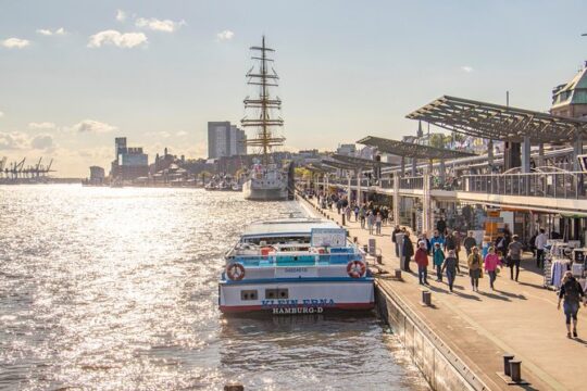 Discover the Hamburg Harbor Area with a Local