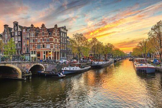 4 hours private Amsterdam tour with hotel pickup & drop