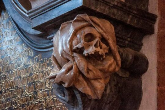 The Mysterious Wroclaw – Evening Tour with Thrills (2 h)