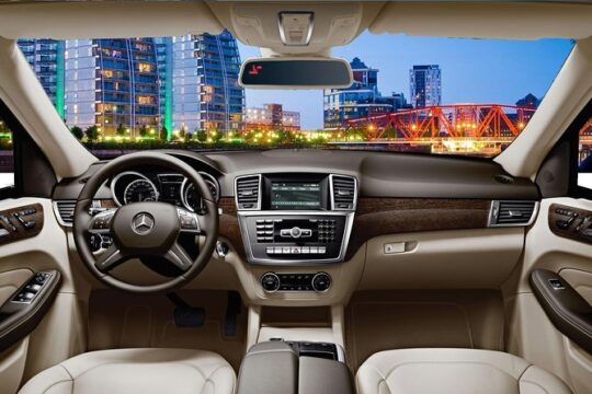 Manchester Private Transfer from central Manchester to Manchester Airport