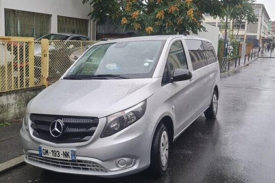 Private Transfer between Le Bourget Airport and Orly in Paris