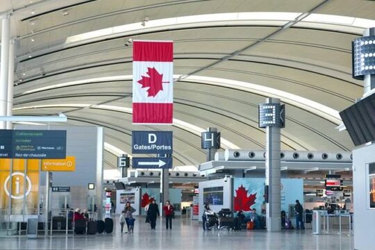 Private Transfer:- Toronto Pearson Airport to Waterloo Black Car Service