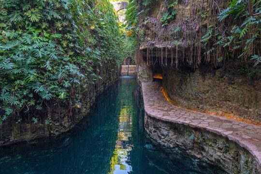 Tour Hacienda and Cenotes Mucuyché with Guided Tour in Oxkintok
