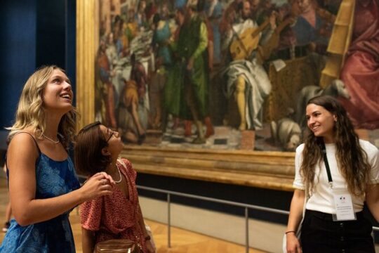 Paris Louvre Essentials Tour with Reserved Entry