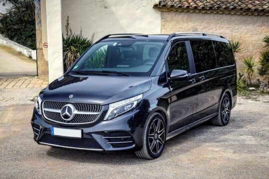 Arrival Transfer from Melbourne Airport MEL to Melbourne in Van