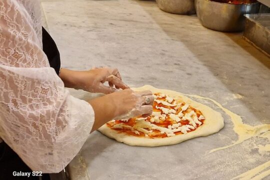 Pizza Cooking Class with Meal in Rome
