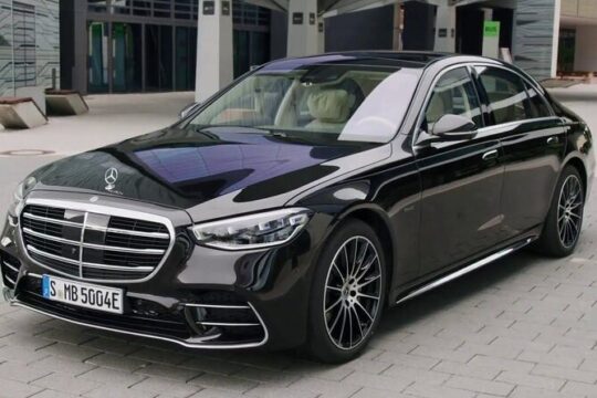 Departure by Luxury Car from Paris city to Paris CDG Airport