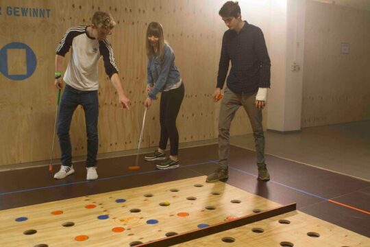 3D adventure black light minigolf in Berlin