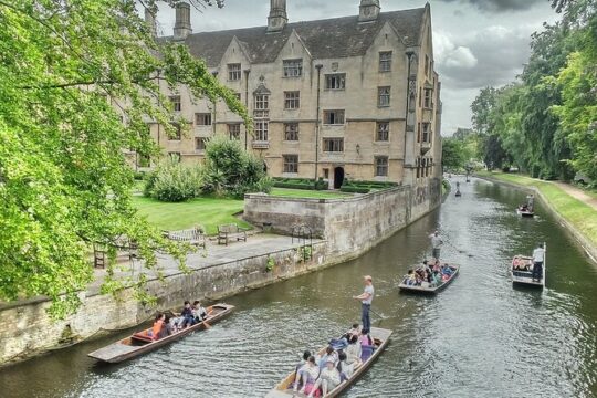 Private Transfer from London to Cambridge with Local Driver