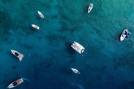 Catamaran Sailing Group Cruise to Dia Island