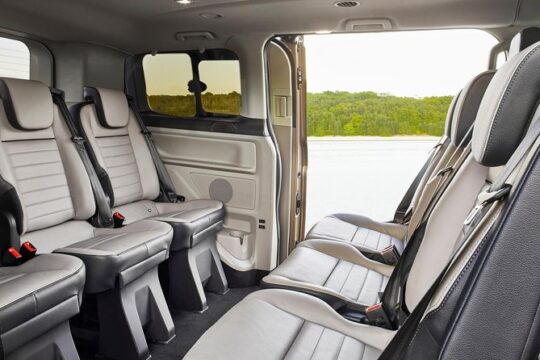 Private Transfer from Disneyland Paris to Paris City by MiniVan