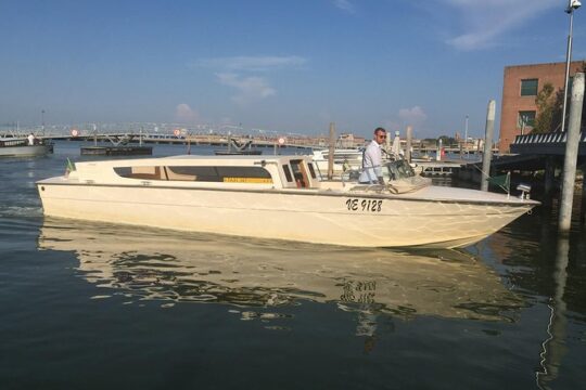 Private Transfer to/from Venice Airport or Piazzale Roma from/to Venice Centre