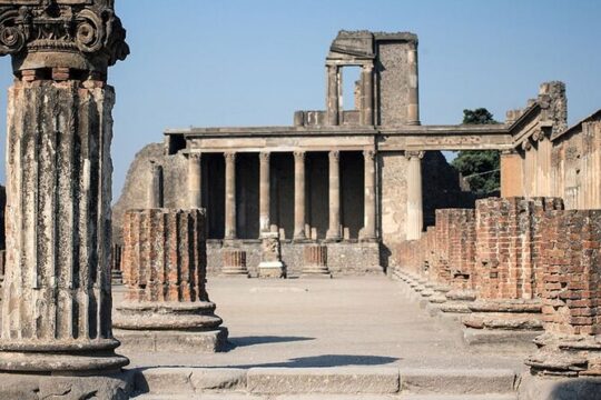 Private Transfer from Naples to Positano with Pompeii Ruins