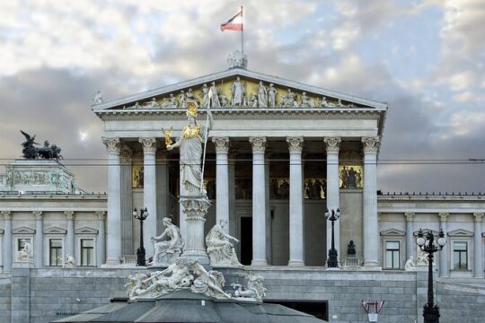 Private Day Tour in Vienna from Budapest with Licensed Guide