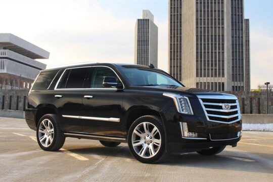 Departure Private Transfer: Chicago to O'Hare Airport ORD in Luxury SUV