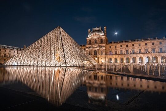 Private Van Tour in Paris - 12 Hours at disposal