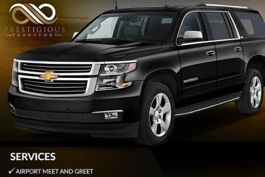 Private Roundtrip Luxury SUV Transfer to Paradise Island
