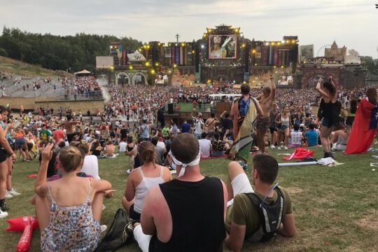 Standard sedan from Brussels, Mechelen, Antwerp to Tomorrowland Boom