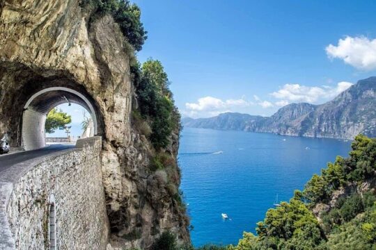 Transfers from Naples to Sorrento Positano Amalfi Ravello Maiori
