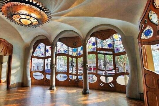 Private Tour in Barcelona Sagrada Familia Casa Batllo Casa Mila