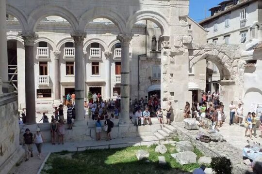 Shared Walking Tour Visit in Split with Licensed Guide