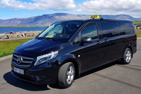 Private Transfer from Reykjavik to Keflavik International Airport