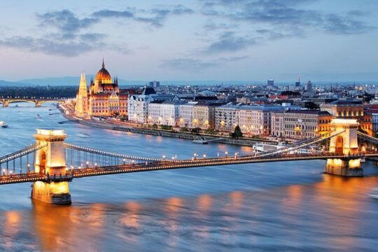10 days private sightseeing tour from Budapest to Prague