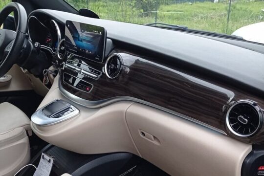 Luxury private transfer Malpensa airport to Linate airport