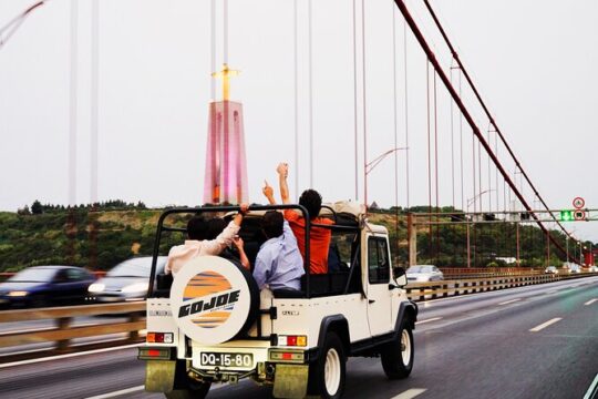 Lisbon Half Day in a Vintage Jeep with Drink Tasting