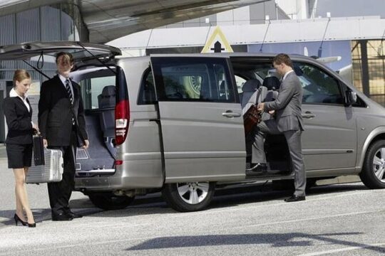 Private Transfer from Sabiha Gökcen Airport (SAW) to Istanbul Airport (IST)