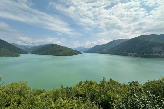 Private Day Trip from Tbilisi to Gudauri and Other Attractions