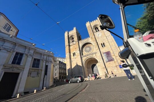 Private 3 Hours Local Tour in Lisbon