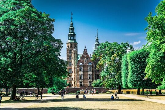 Copenhagen & Rosenborg Castle Private Walking Tour