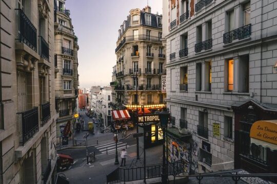CDG pick up with Montmartre and la Vallée Village Tour