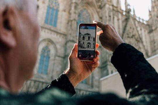 Private Augmented Reality History and Comedy Walking Tour