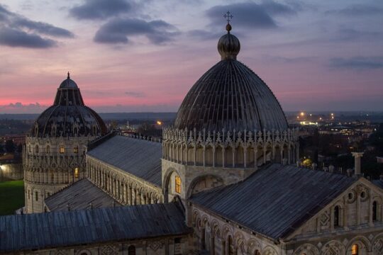 Private Transfer From Monaco To Pisa With a 2 Hour Stop in Genoa