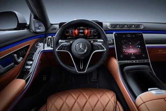 Arrival from Honolulu Airport HNL to Beach Resorts by Luxury Car