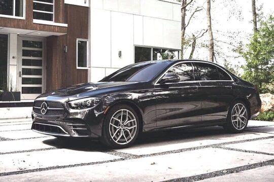 Private Transfer: Rome Airport FCO to Rome City in Business Car