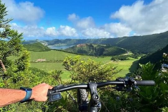 E-Bike Tour around the Seven Cities Volcano
