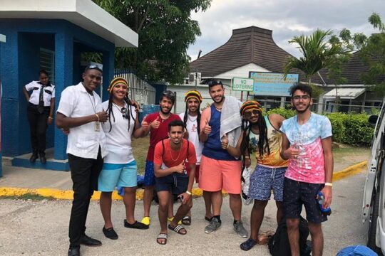 Private Airport Round Trip Transfer from Montego Bay Airport to Ocho Rios