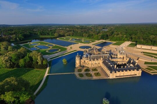 Private Transfer Paris Charles de Gaulle Airport to Chantilly