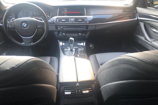 Luxury vehicle from Charleroi airport to the city of Bruges