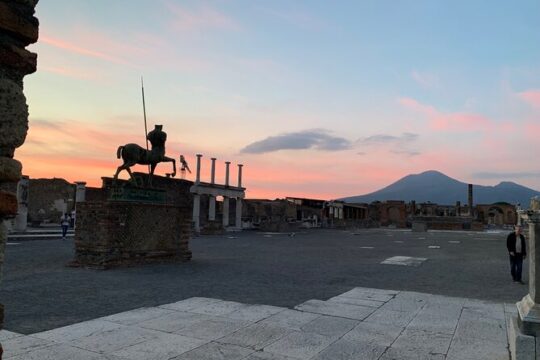 Guided Tour of Pompeii at Sunset with Ticket Included