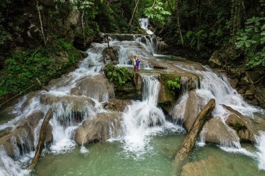 Emerald Falls Canadian Tour & Nature Experience