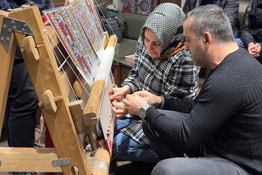 Learn the Art of Carpet Weaving and Workshop in Istanbul