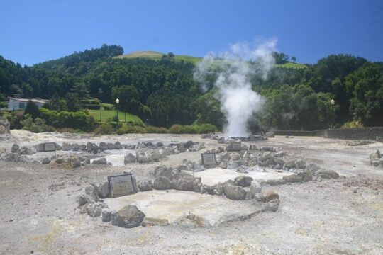 Private Tour Full-Day Furnas: Lake, Fumaroles and Thermal Pools