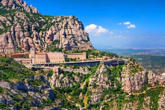 Day Trip to Montserrat from Barcelona with Cogwheel Train