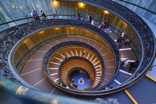 Vatican Museums, Sistine Chapel and St. Peter 's Basilica Tour