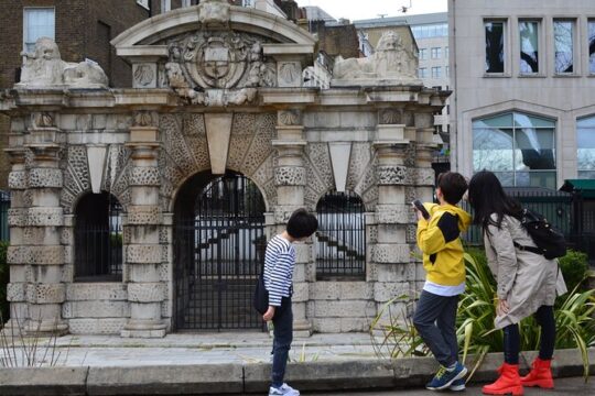 Latin Quarter Self Guided Tour for Kids and Families in English