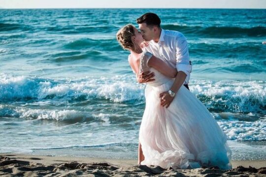 Private Photo Session with a Local Photographer in Crete